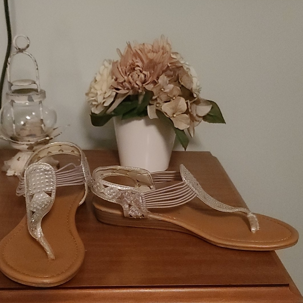 Thong sandal